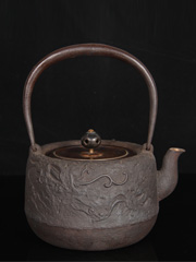 日本铁壶 日本老铁壶 菊地政光早期雨龙壶