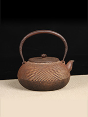 日本铁瓶 南部铁壶 照光堂造 纪念款 霰纹 宝珠型 老铁壶 年份久