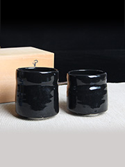 日本经典黑釉 陶制 莹润 茶品杯 不时想让人上手把玩 收藏 带原装桐木供箱