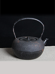日本铁瓶 高桥敬典 正寿堂造 细霰纹 老铁壶
