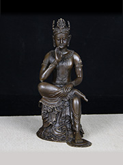 日本佛像 唐铜藏式观音坐像，观音脚踩莲花，工艺精细