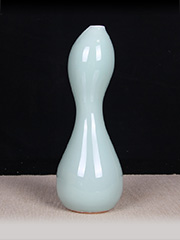 日本花瓶 青瓷 非常润的釉面 手拉胚工艺控制复杂 上釉一气呵成 葫芦型 日本花插 带原装桐木供箱
