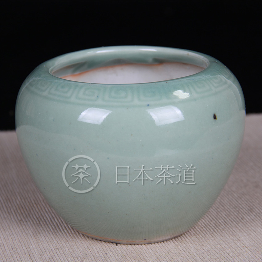 日本陶瓷 青瓷肥厚 老香炉 年代久有些许黑点针眼