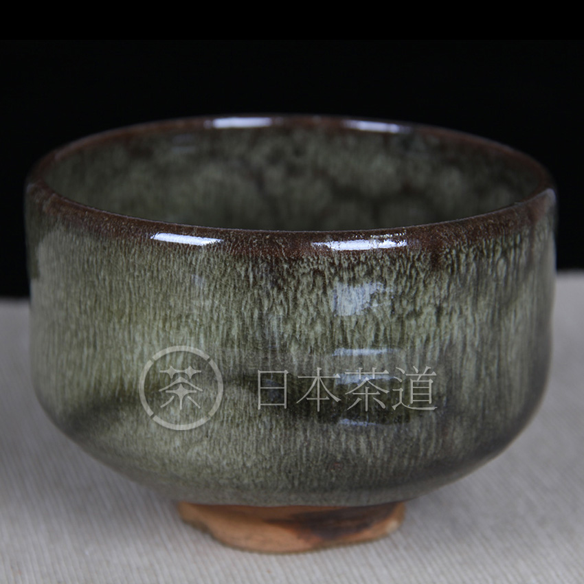 日本陶瓷 日本抹茶碗 日本天目兔毫纹，带细腻开片，老胎，带原装供箱。