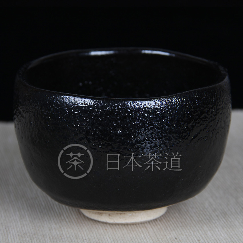 日本陶瓷 日本抹茶碗黑釉，日本最高端黑乐烧，底款：陶乐，釉厚肥润，黑中带亮，古朴厚重。