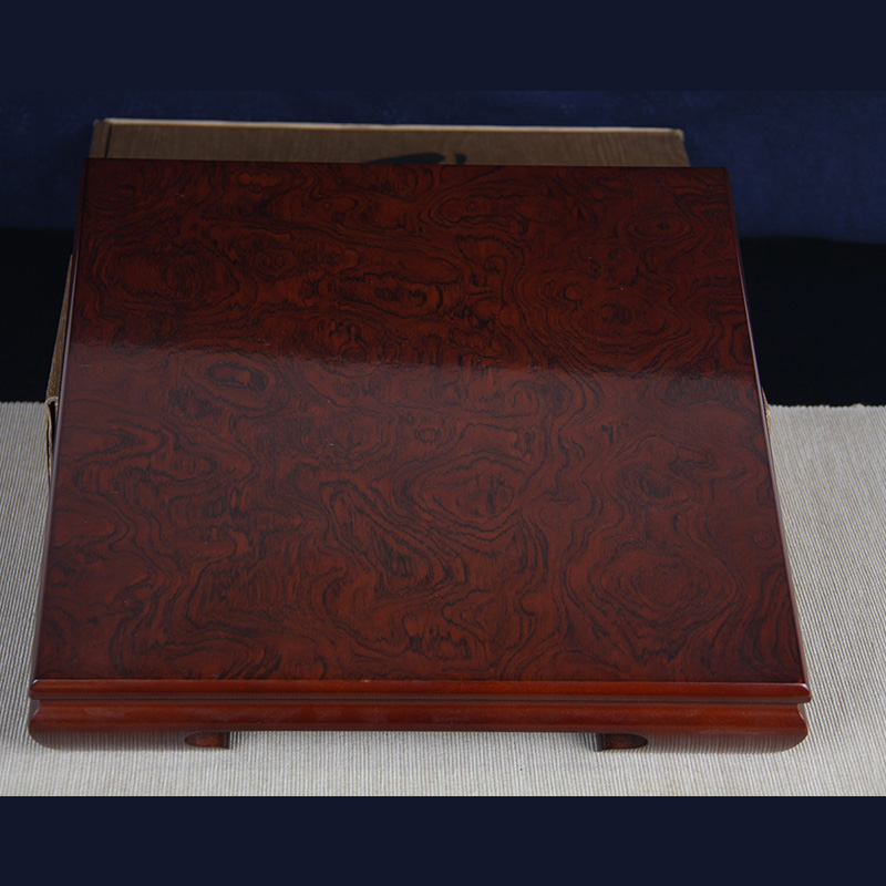 日本木器 红木樱木正方形茶盘茶台 纹路极为漂亮，四脚与面板看似无接缝，可能是整木切割制作，大漆工艺处理，更显高档