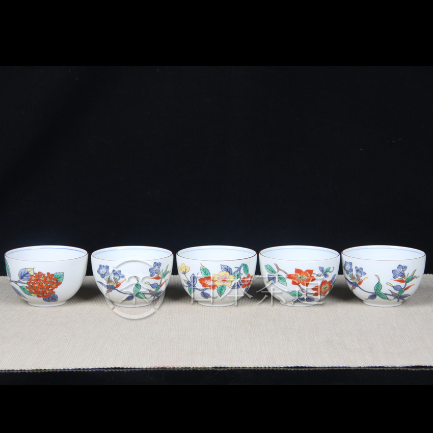 日本陶瓷 日本五彩花卉圆口大品茶杯五客 经典五彩花卉纹，纹饰绘制精细，白釉底，大吉窑，带原装供箱