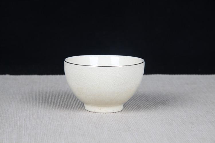 日本陶瓷 日本萨摩烧菊花纹大品杯 经典菊花纹画面,细腻开片,带原装供