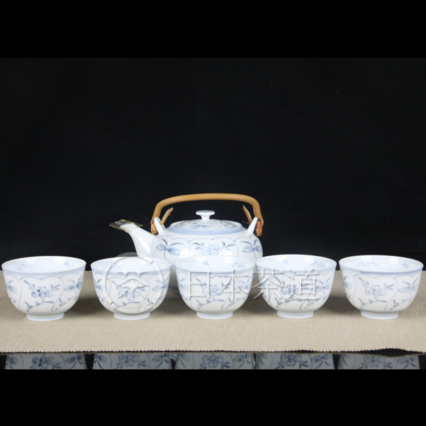 日本陶瓷茶道组 日本白描缠枝花卉纹提梁壶五杯组六件套 画工老道，釉水肥润，泡绿茶首选，光峰底款，带原装供箱