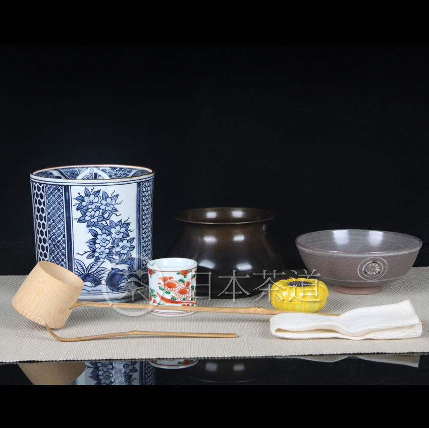 日本陶瓷茶道组 日本水指建水香盒盖置抹茶碗等整套茶道组 整套抹茶道茶道组，品种齐全，带原装供箱，性价比高