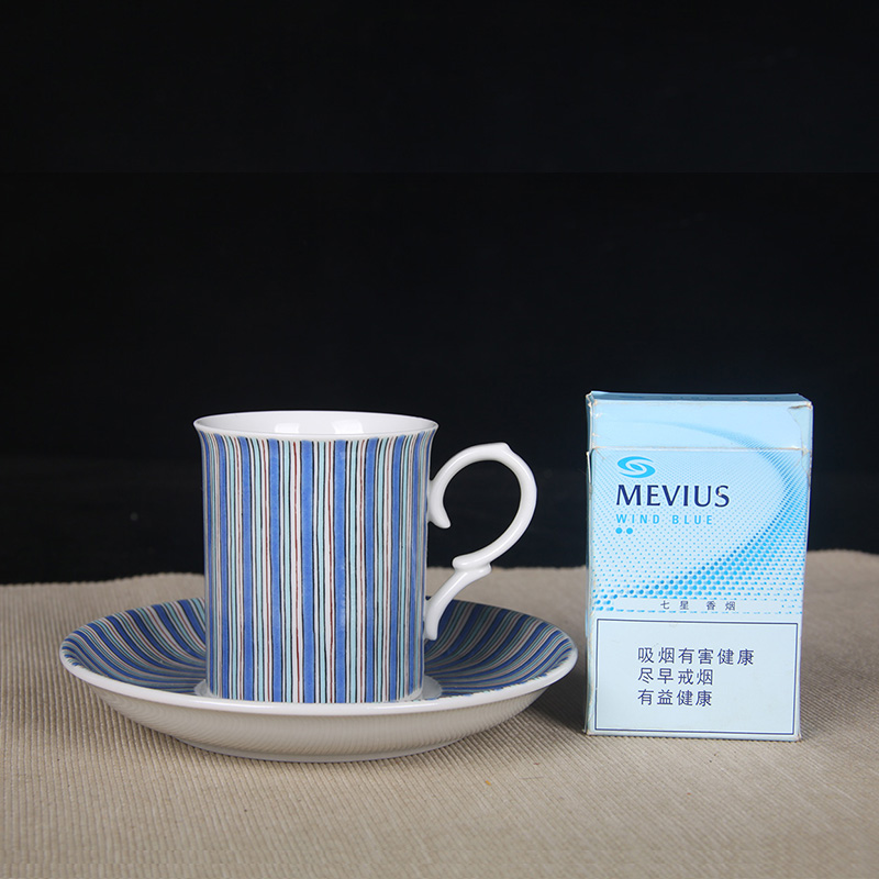 日本品茶杯 日本颜色釉条纹咖啡杯托组 日本颜色釉工艺，绘制条纹，实际上条纹绘制难度更大，釉料极佳