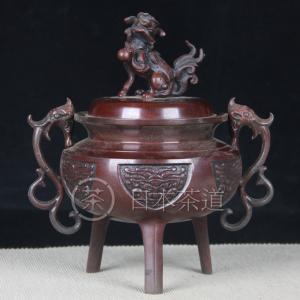 日本香炉日本双龙耳饕餮纹三足铜香炉日本紫斑铜工艺，狮子瑞兽扭 