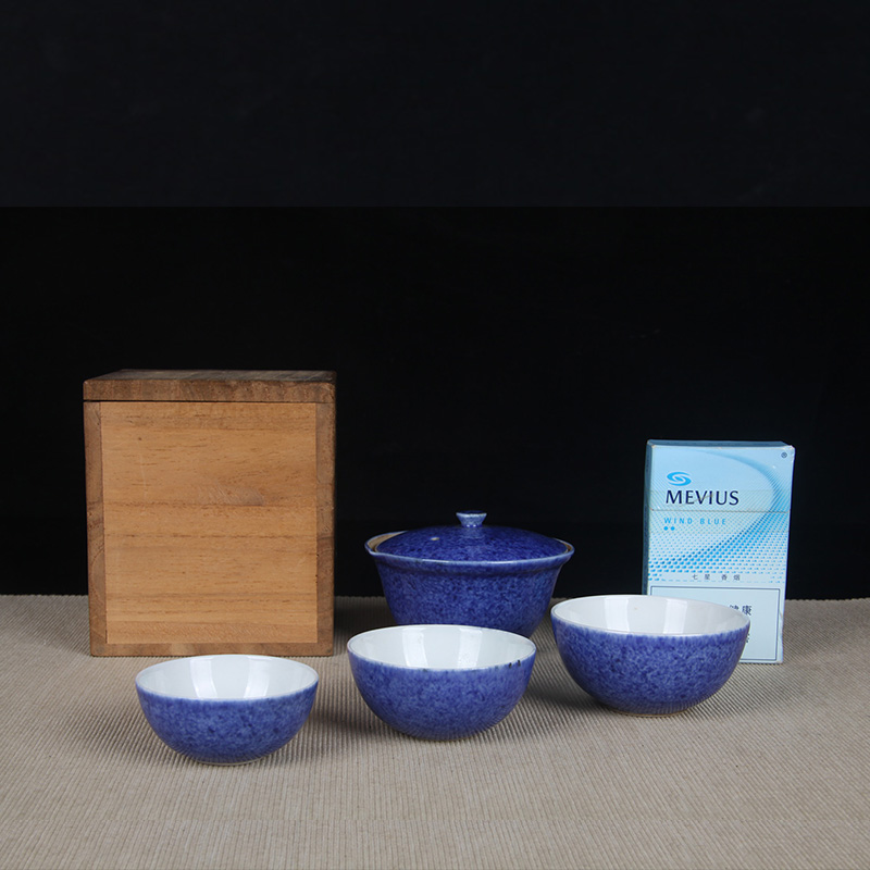 日本陶瓷套组 日本撒蓝釉工艺急须品茶杯四件套，一急须，三茶杯，经典撒蓝釉工艺，发色靓丽，釉水肥润，平安青云款