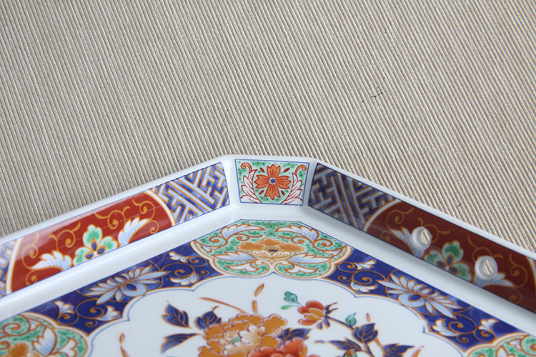 日本茶器日本粉彩花卉纹四方盘日本粉彩工艺，绘制花卉纹，描金工艺 