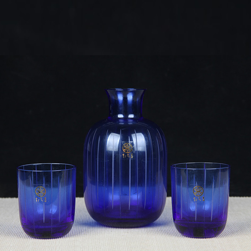 日本切子器 日本蓝切子器一壶两杯酒器三件套 日本蓝切子器工艺，酒具套装，壶做花瓶也十分合适，带原装供箱。
