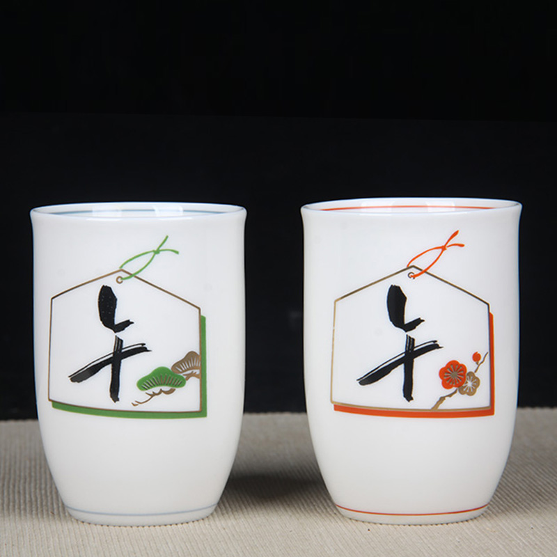 日本茶杯组 日本生肖牛夫妻杯对杯组两客 橘吉款，带原装供箱。