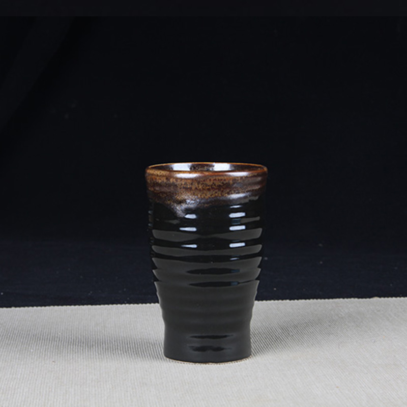 日本品茶杯 日本黑褐釉螺旋纹高杯 日本褐釉工艺，釉水肥润，烧制温度高