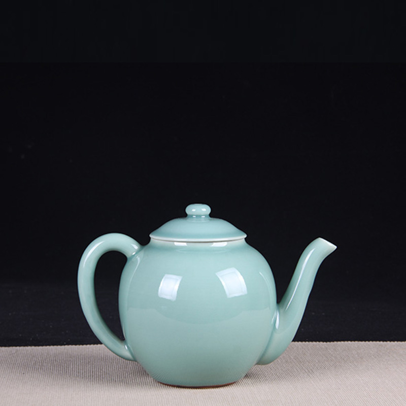日本陶瓷急须 日本青瓷陶瓷急须 无开片，釉水肥润，湖水蓝发色，泡绿茶一流