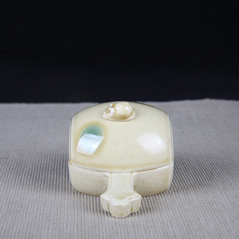 日本茶器 日本锤形福鼠香盒 釉水肥润，做工精细