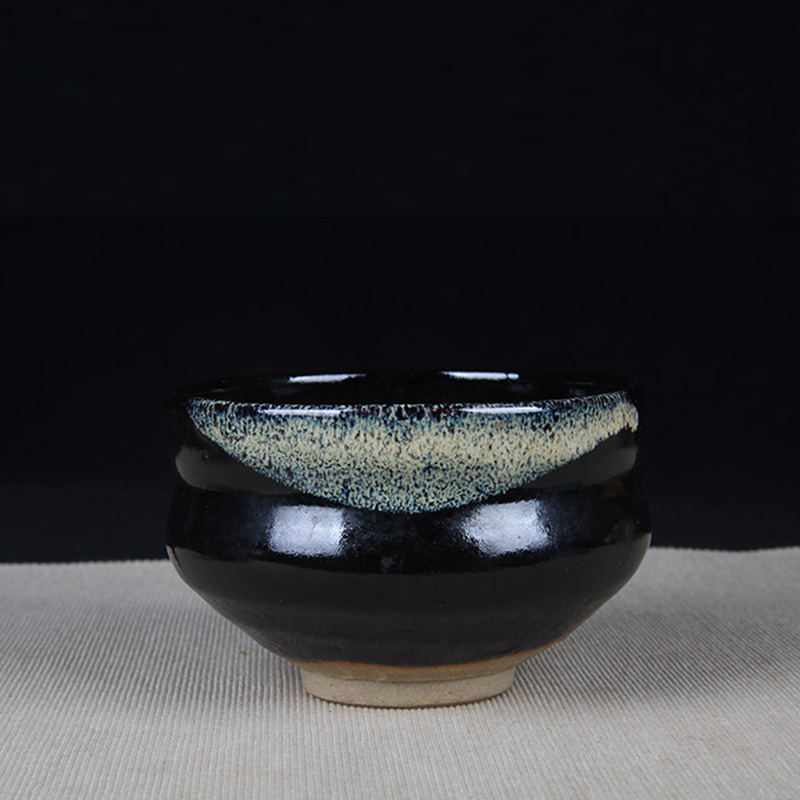 日本抹茶碗 日本黑釉抹茶碗 日本黑釉工艺，烧制孔雀斑，带作者款识
