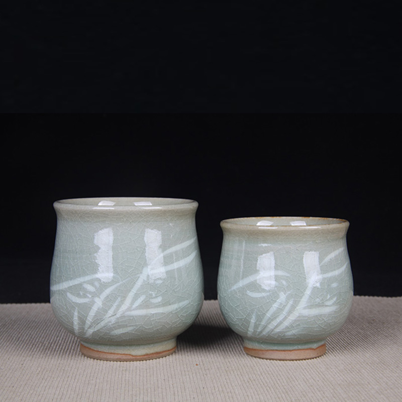 日本茶杯组 日本灰釉兰花纹夫妻杯对杯组 日本灰釉工艺，釉水肥润，细腻开片，烧制兰花纹
