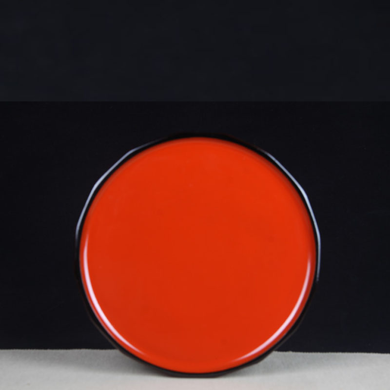 日本漆器 日本轮岛涂木胎漆器圆盘 日本轮岛涂木胎漆器工艺，内朱红大漆，黑漆涂边，边角棱型，制作工艺复杂