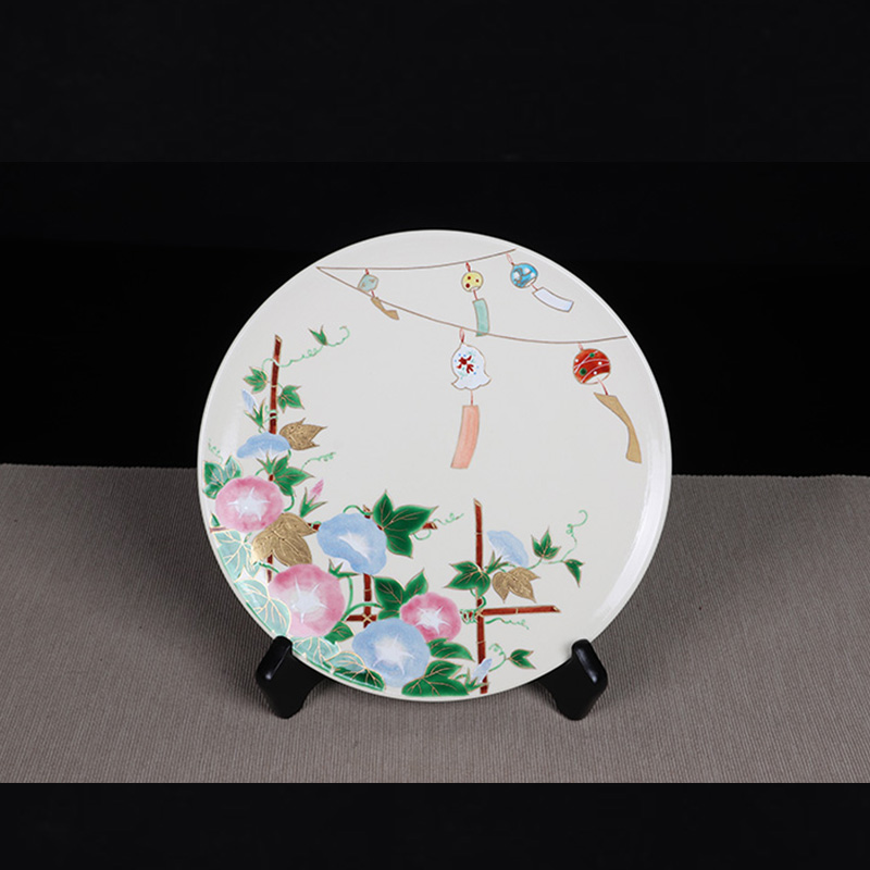 日本陶瓷 日本清水烧牵牛花图圆盘 绘制精细，发色艳丽，釉水肥润，细腻开片