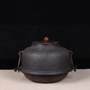 日本茶釜日本传统茶釜日本釜师款茶釜，铁质一流，斑紫铜盖，整体 