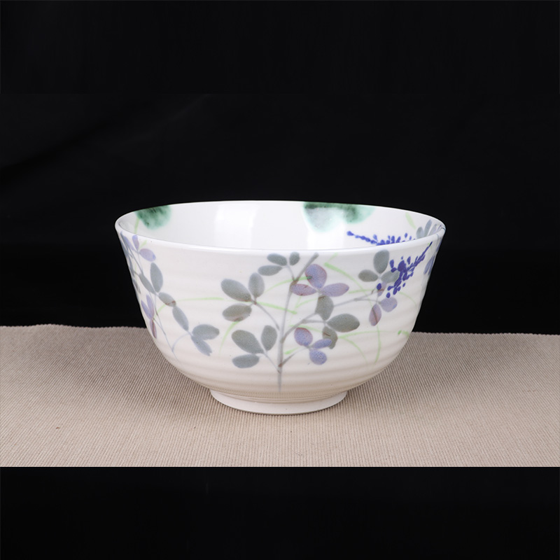 日本陶瓷 日本手绘五彩花卉纹大碗 日本五彩绘制花卉纹，内外彩工艺，釉水肥润，哑光釉面，螺旋纹，器型较大，做水洗也十分合适