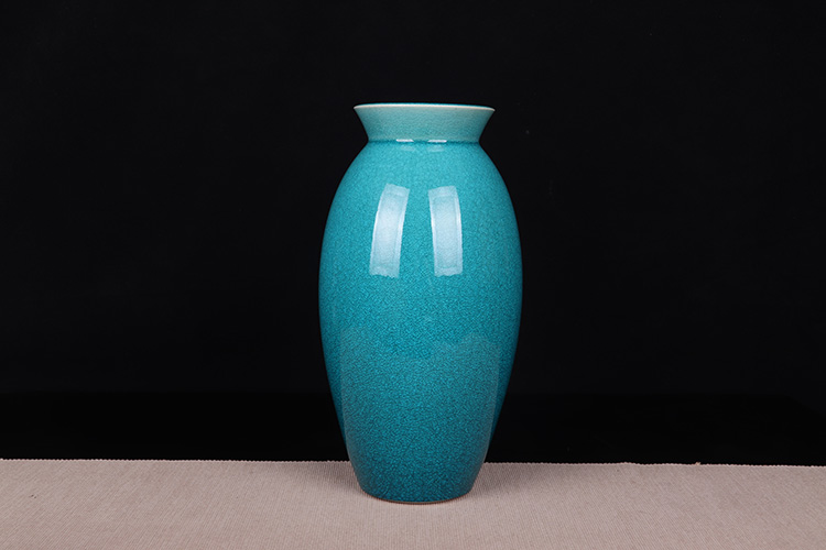 日本花器日本孔雀蓝釉橄榄形瓷花瓶日本孔雀蓝釉，釉水颜色烧制 
