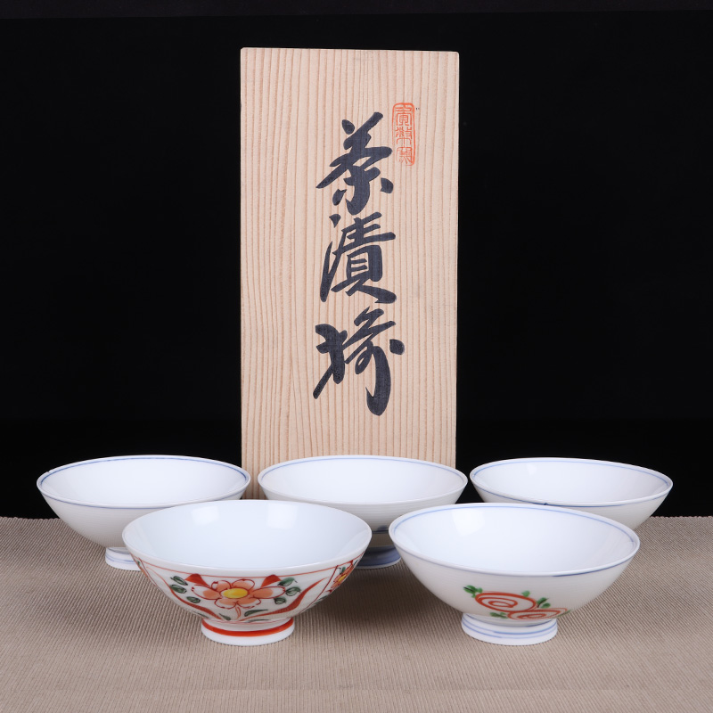 日本茶杯组 日本陶瓷彩绘花卉纹品茶杯五客 日本有田烧工艺，彩绘花卉纹，五种花卉图案，斗笠杯器型，带原装供箱